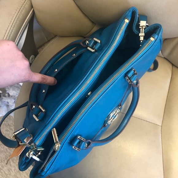 💙Amanda Hobo Double ZIP Tote NWT💙 - Picture 7 of 8